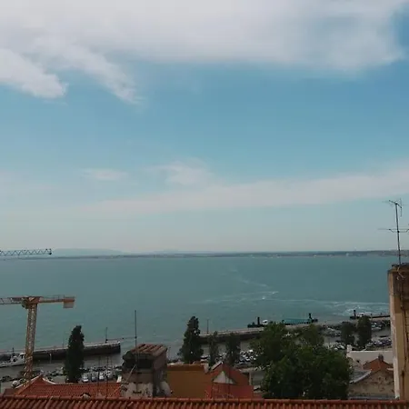 Historical Center Alfama - Stunning River Views * Lisboa