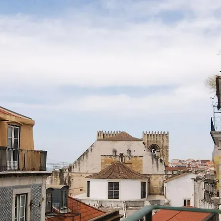 Historical Center Alfama - Stunning River Views Apartment Lisbon